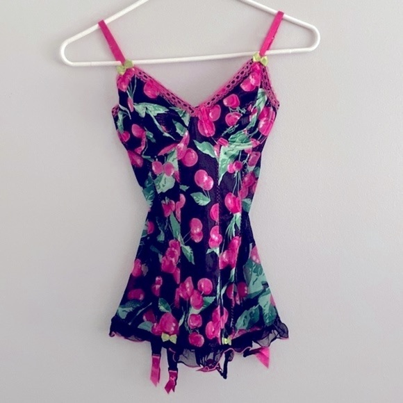 Victoria’s Secret vintage Y2K cherry garter slip